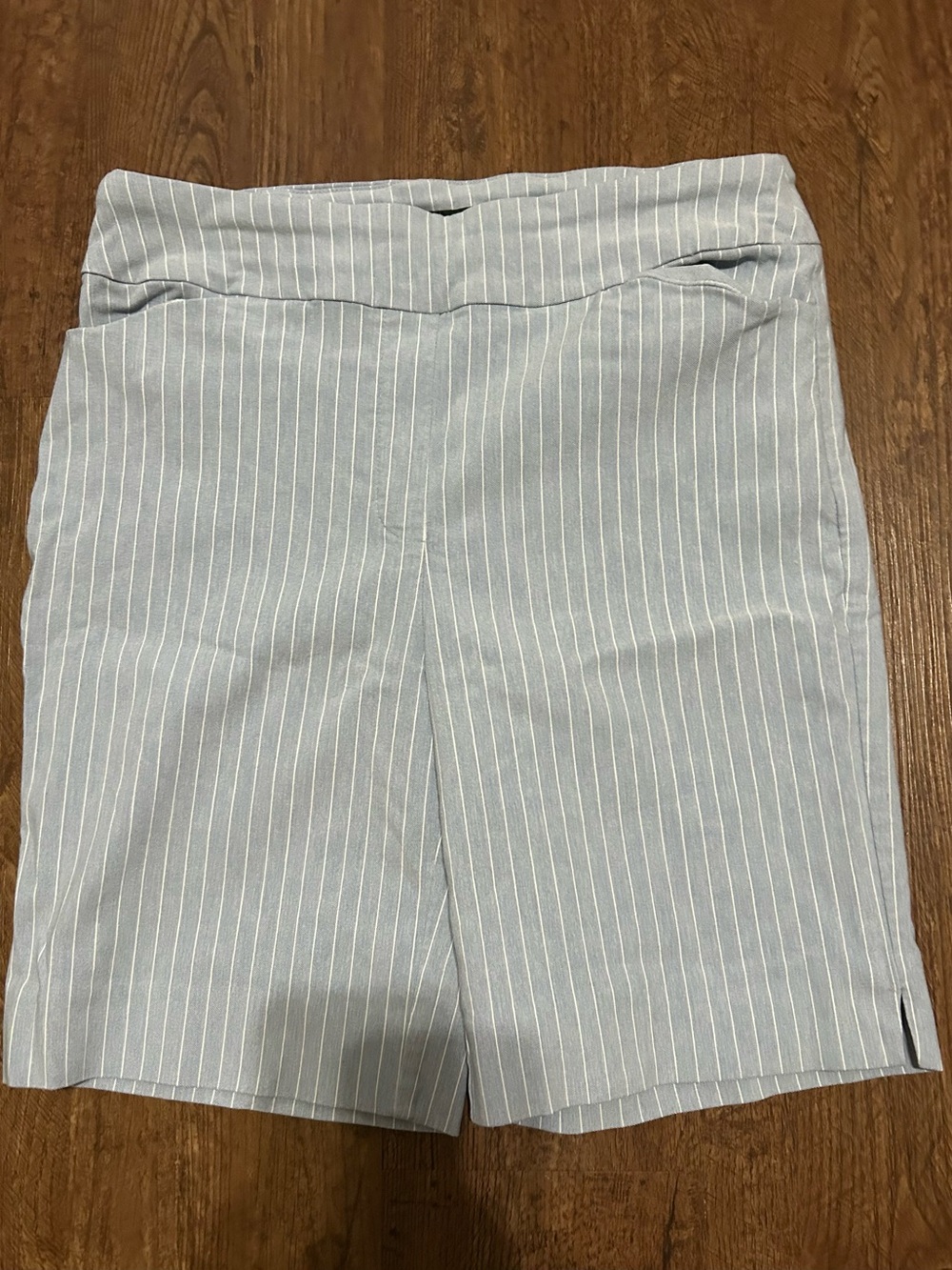 Hilary Radley Light Blue Pinstriped Women's Bermuda Shorts